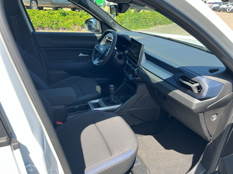 Dacia Bigster TCe 140 Expression — photo 6