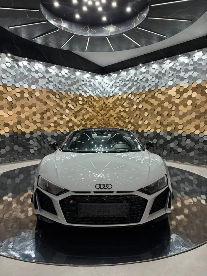Audi R8