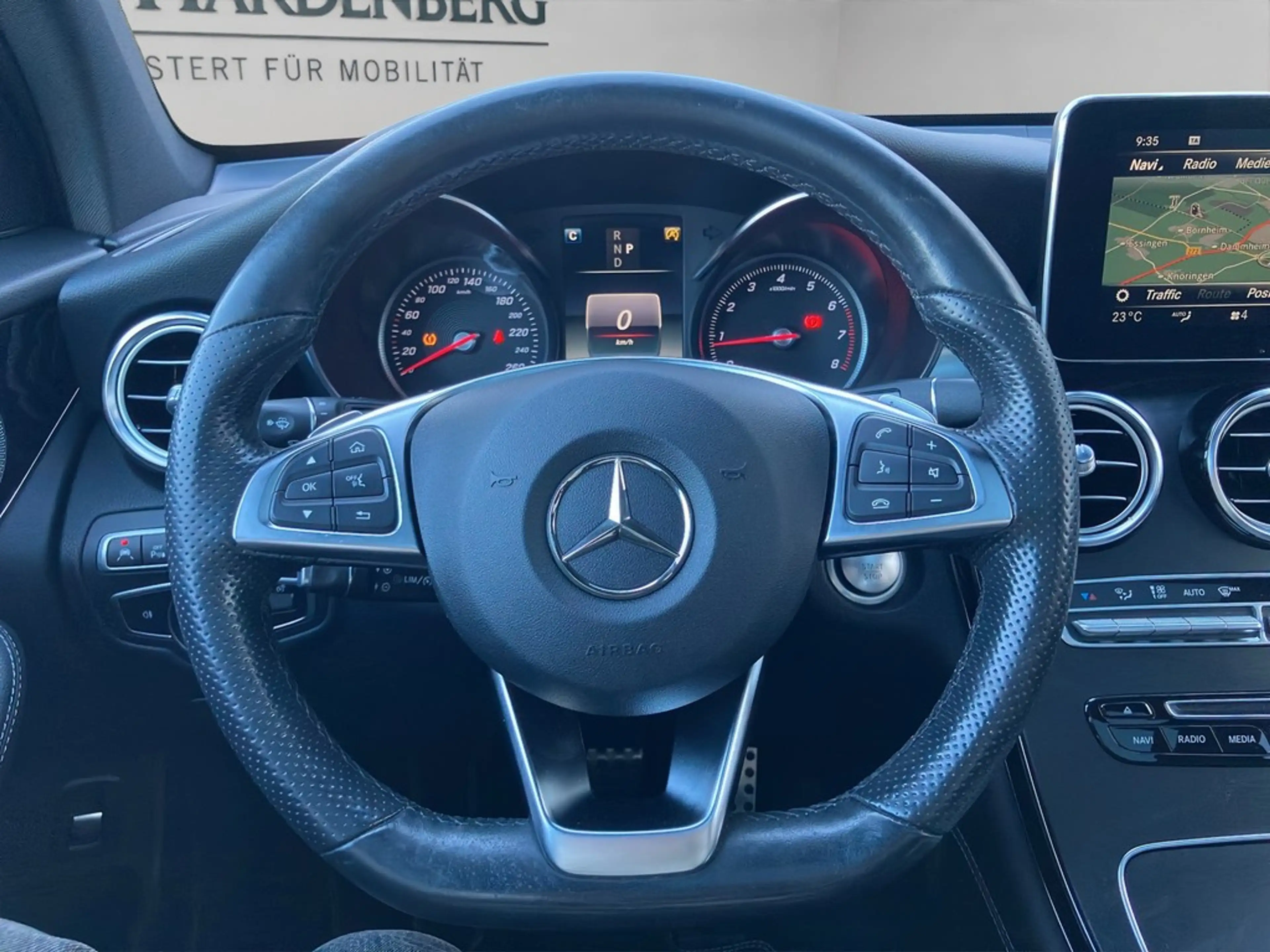 Mercedes-Benz GLC 250 4Matic AMG Line PANO NAV 360CAM — photo 12