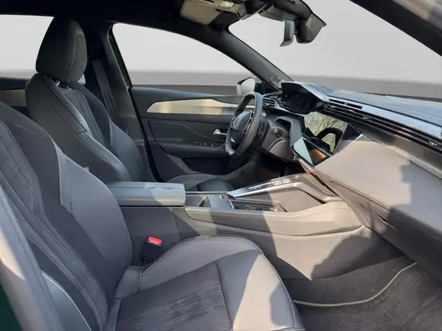 Peugeot 308 view 9