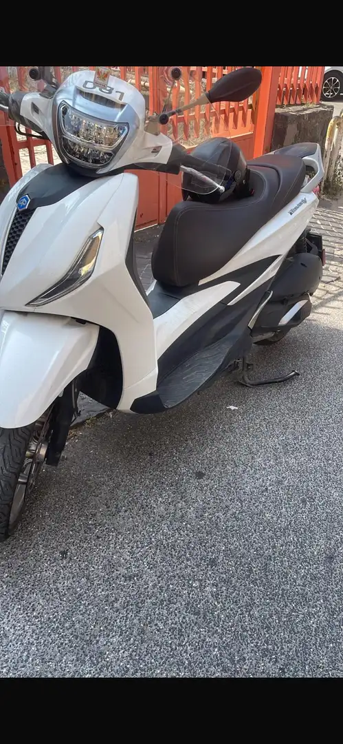 Piaggio Beverly 300 - 2