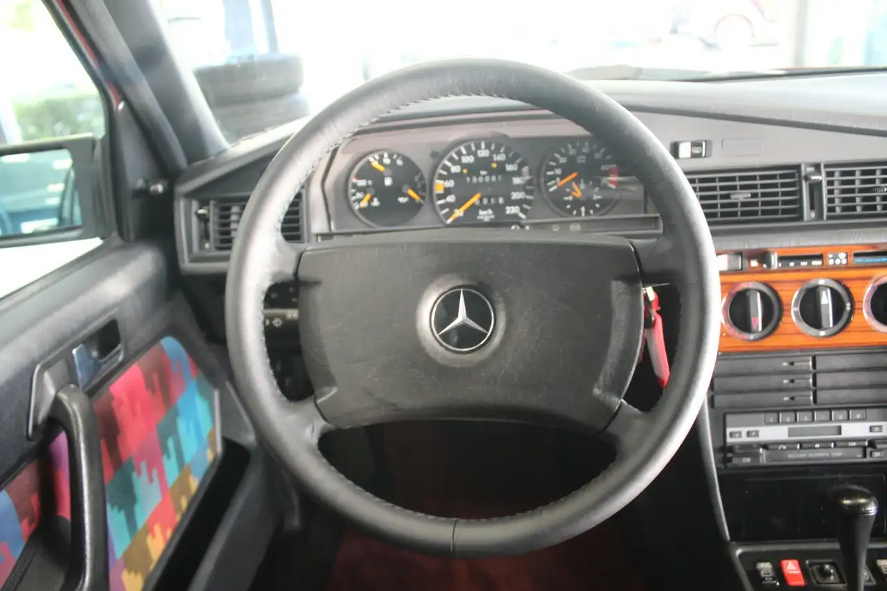 Mercedes-Benz 190 E 1.8 Avantgarde Rosso TOP ZUSTAND, foto 11