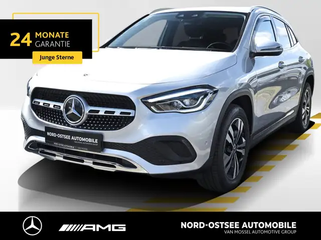 Mercedes-Benz GLA 180 SHZ AHK LED KLIMA TEMPOMAT