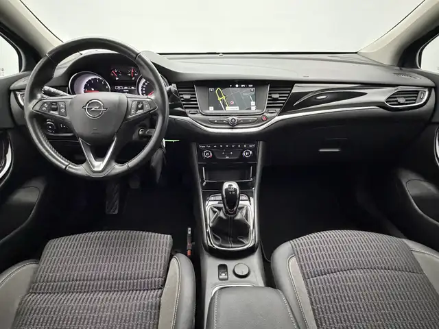 Opel Astra view 3
