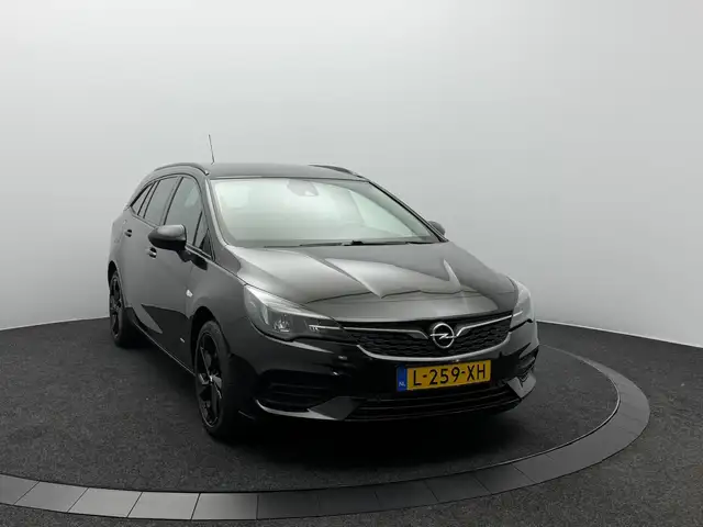 Opel Astra view 5