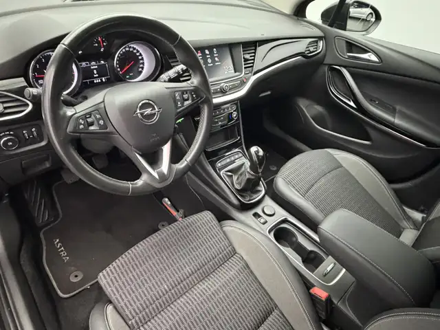 Opel Astra view 8