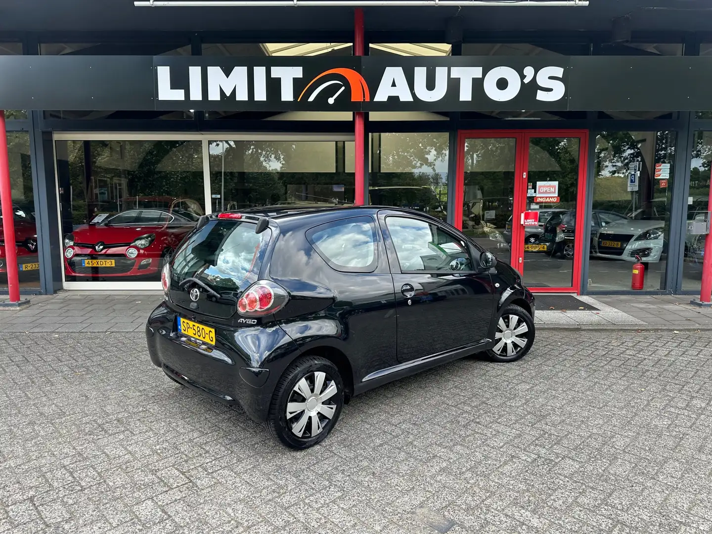 Toyota Aygo 1.0-12V Access Airco/El.ramen/Apk Negro - 2