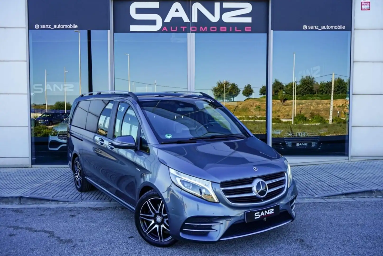 Mercedes-Benz V 250 250d Compacto 7G Tronic Gris - 1