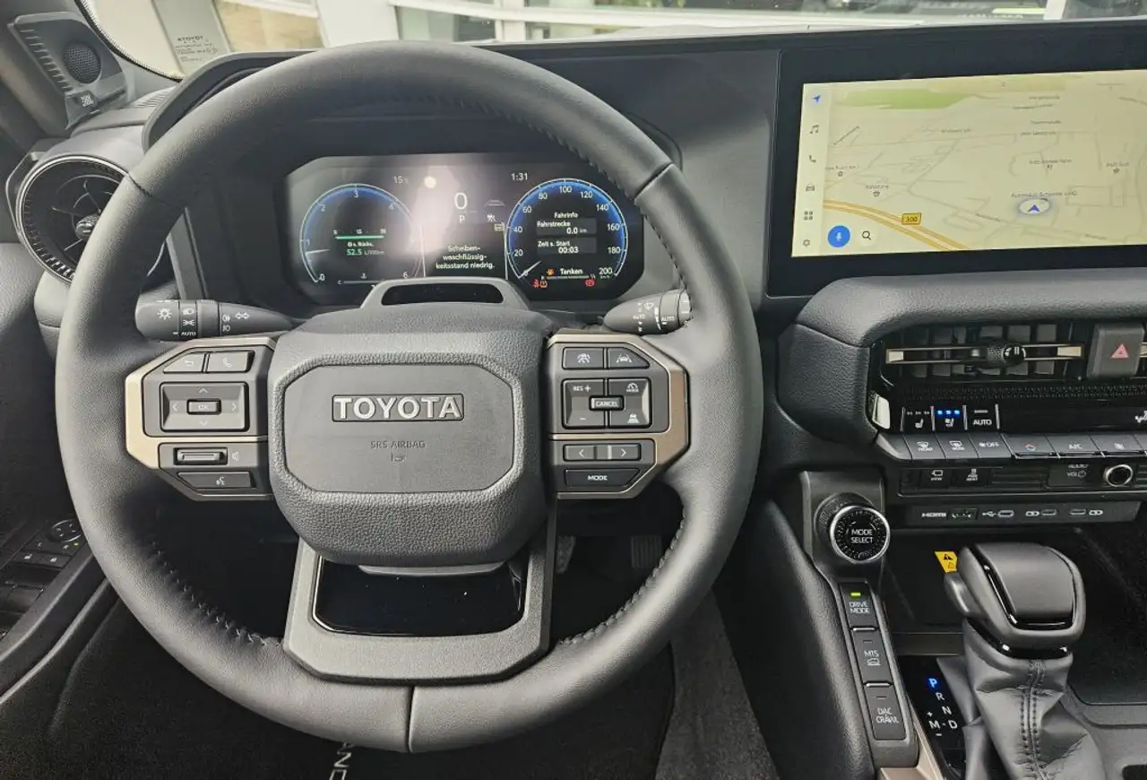 Toyota Land Cruiser 2.8 D-4D Mild-Hybrid Automatik Lounge 9