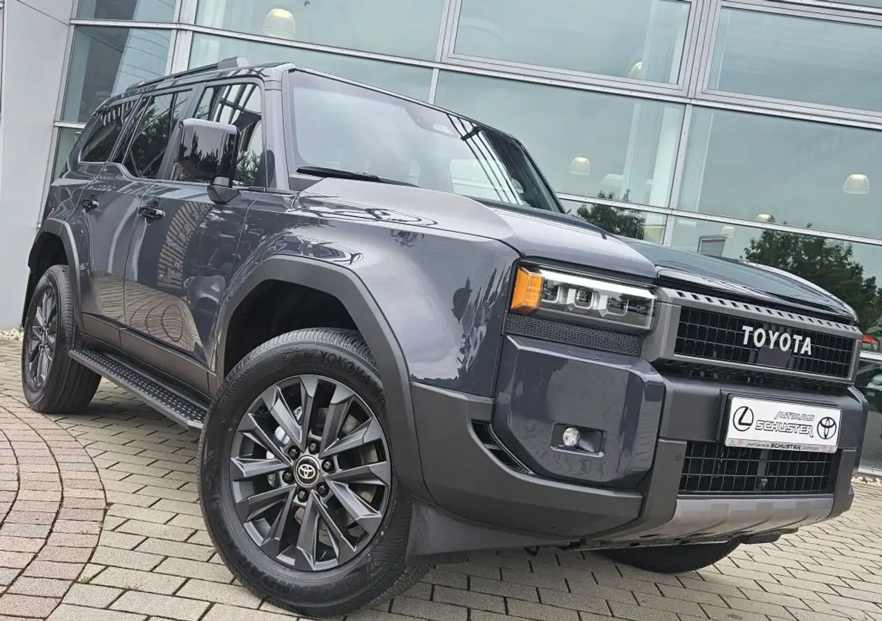 Toyota Land Cruiser 2.8 D-4D Mild-Hybrid Automatik Lounge 3