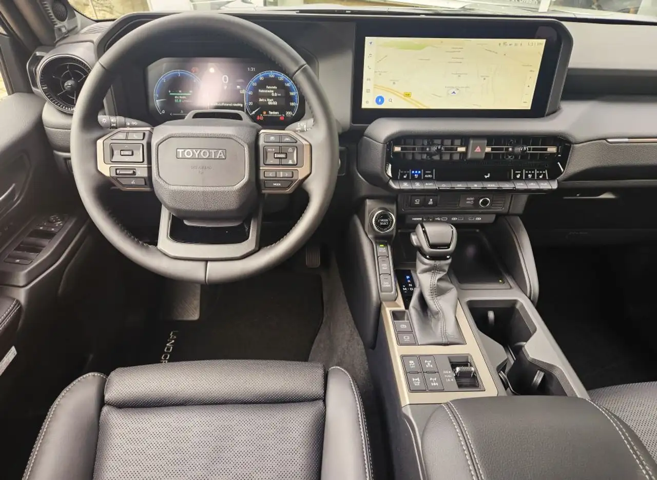 Toyota Land Cruiser 2.8 D-4D Mild-Hybrid Automatik Lounge 8