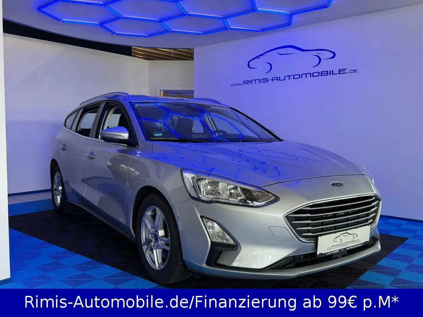 Ford Focus Turnier Cool & Connect Automatik Navi Kam. Grijs - 1
