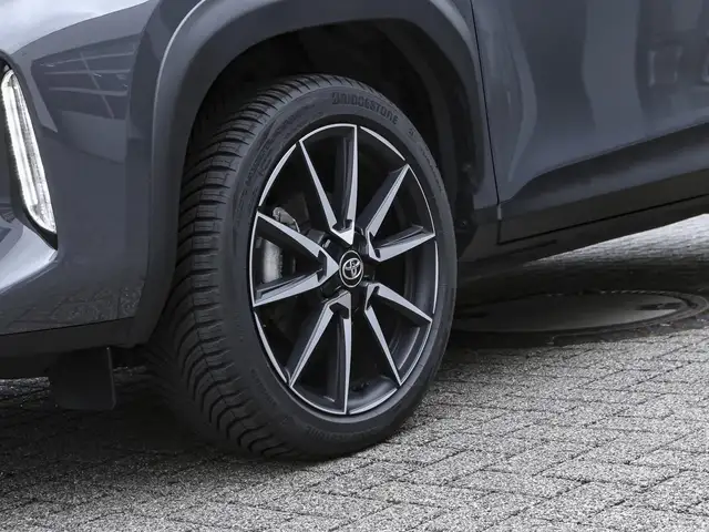 Toyota Yaris Cross view 13