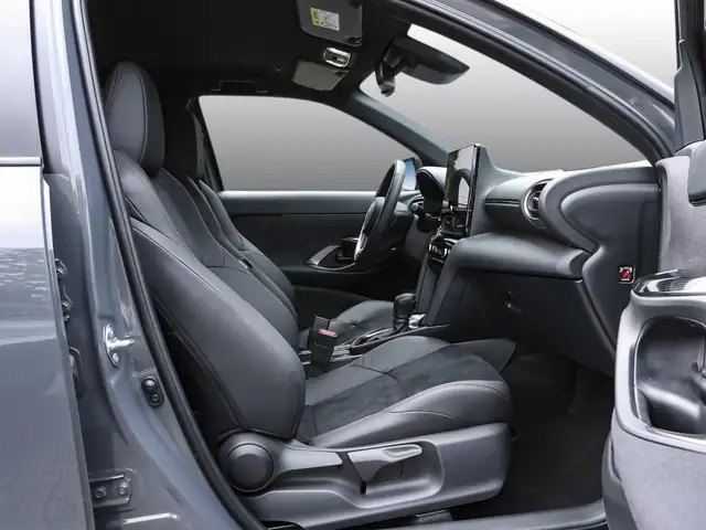 Toyota Yaris Cross view 6