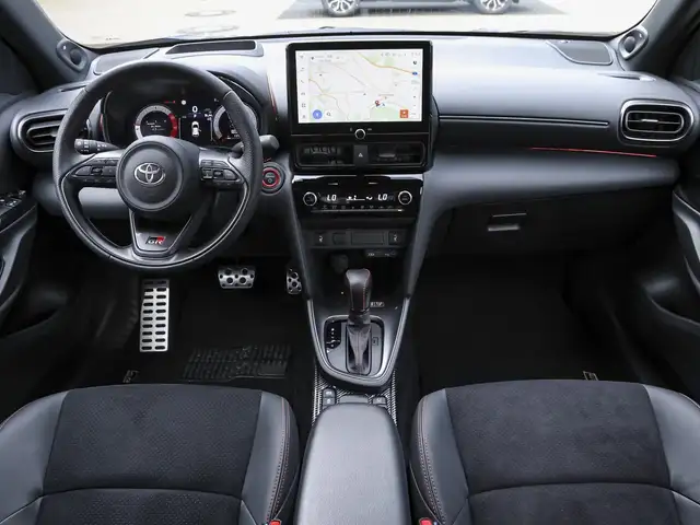 Toyota Yaris Cross view 8