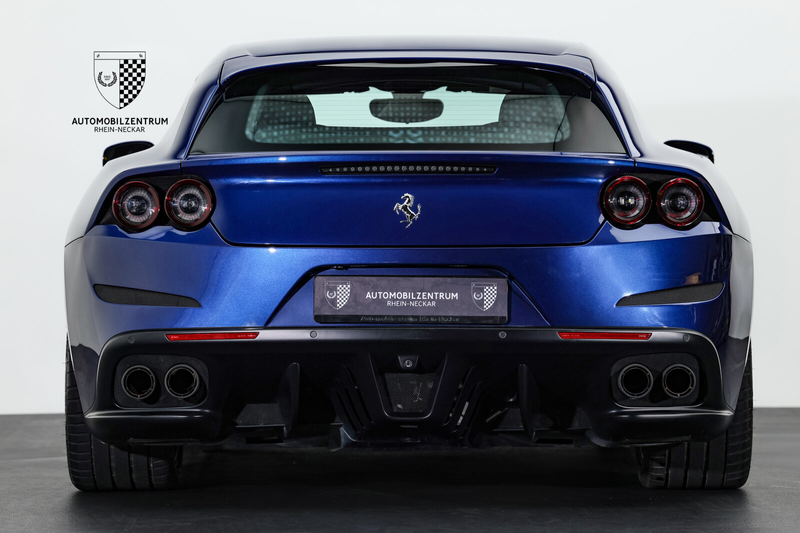 Ferrari GTC4 Lusso GTC4Lusso V12 BluTourdeFrance/Carbon/Passenger — photo 6