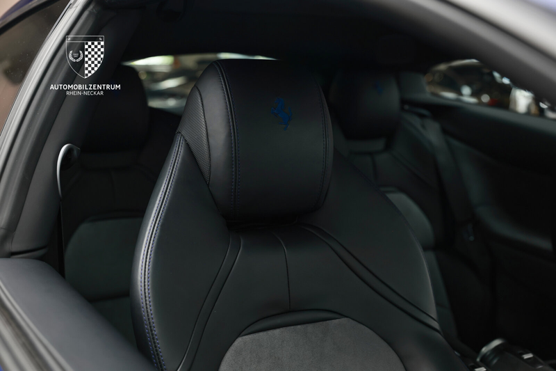 Ferrari GTC4 Lusso GTC4Lusso V12 BluTourdeFrance/Carbon/Passenger — photo 14