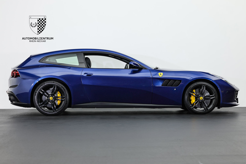 Ferrari GTC4 Lusso GTC4Lusso V12 BluTourdeFrance/Carbon/Passenger — photo 8