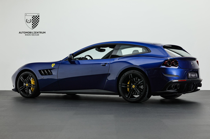 Ferrari GTC4 Lusso GTC4Lusso V12 BluTourdeFrance/Carbon/Passenger — photo 5