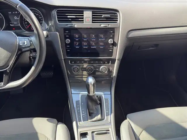 Volkswagen Golf view 10