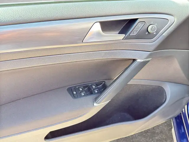 Volkswagen Golf view 14