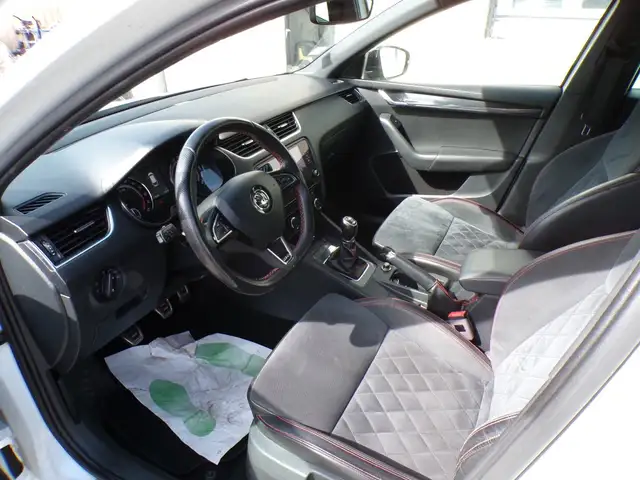 Skoda Octavia view 12