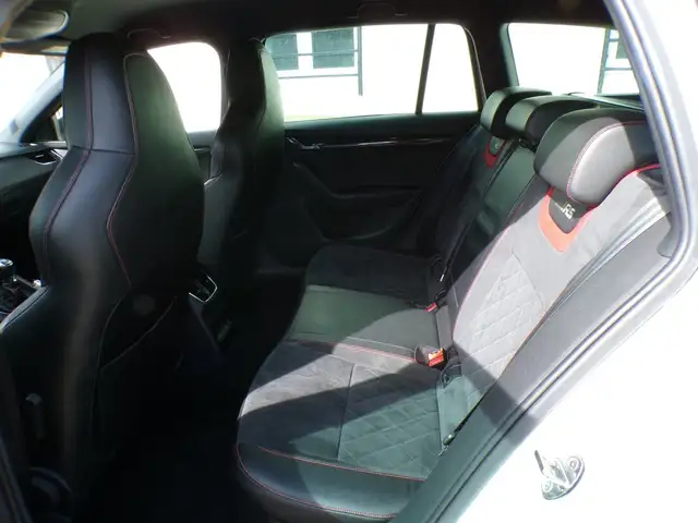 Skoda Octavia view 11