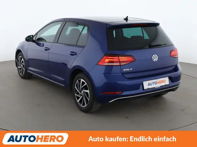 Volkswagen Golf view 4