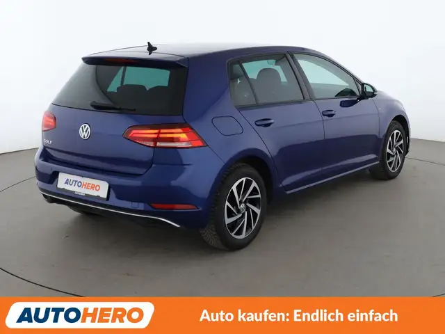 Volkswagen Golf view 6