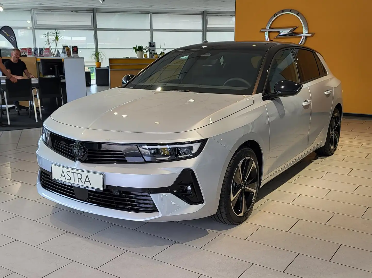 Opel Astra GS-Line LED*NAVI*AHK*SCHIEBEDACH*DAB Silber - 1