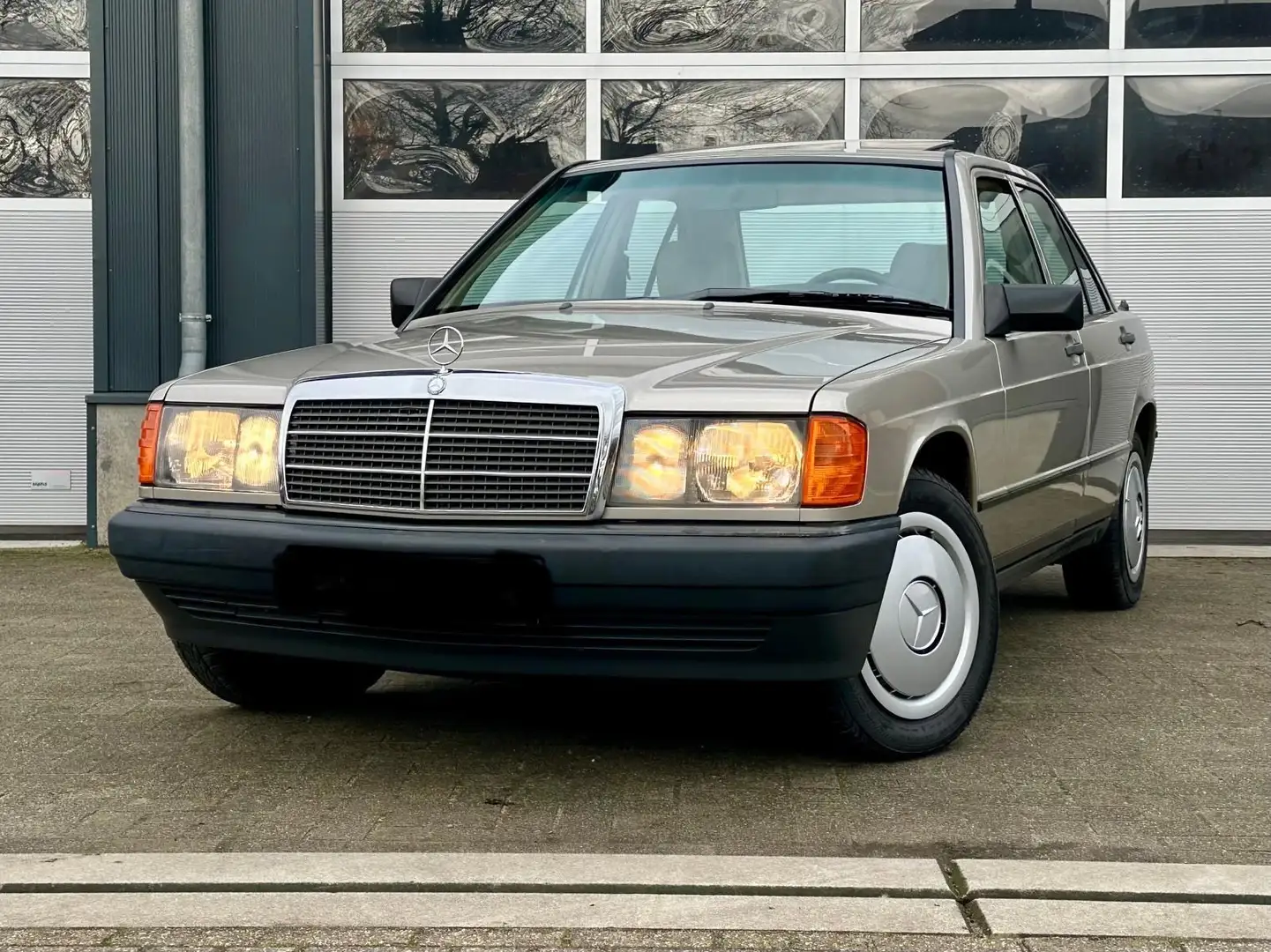 Mercedes-Benz 190 190 2.6 Beige - 1
