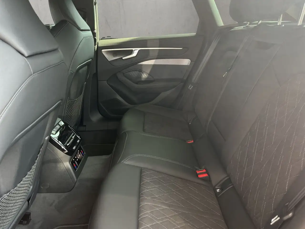 Audi A6 3.0 TFSI quattro 10