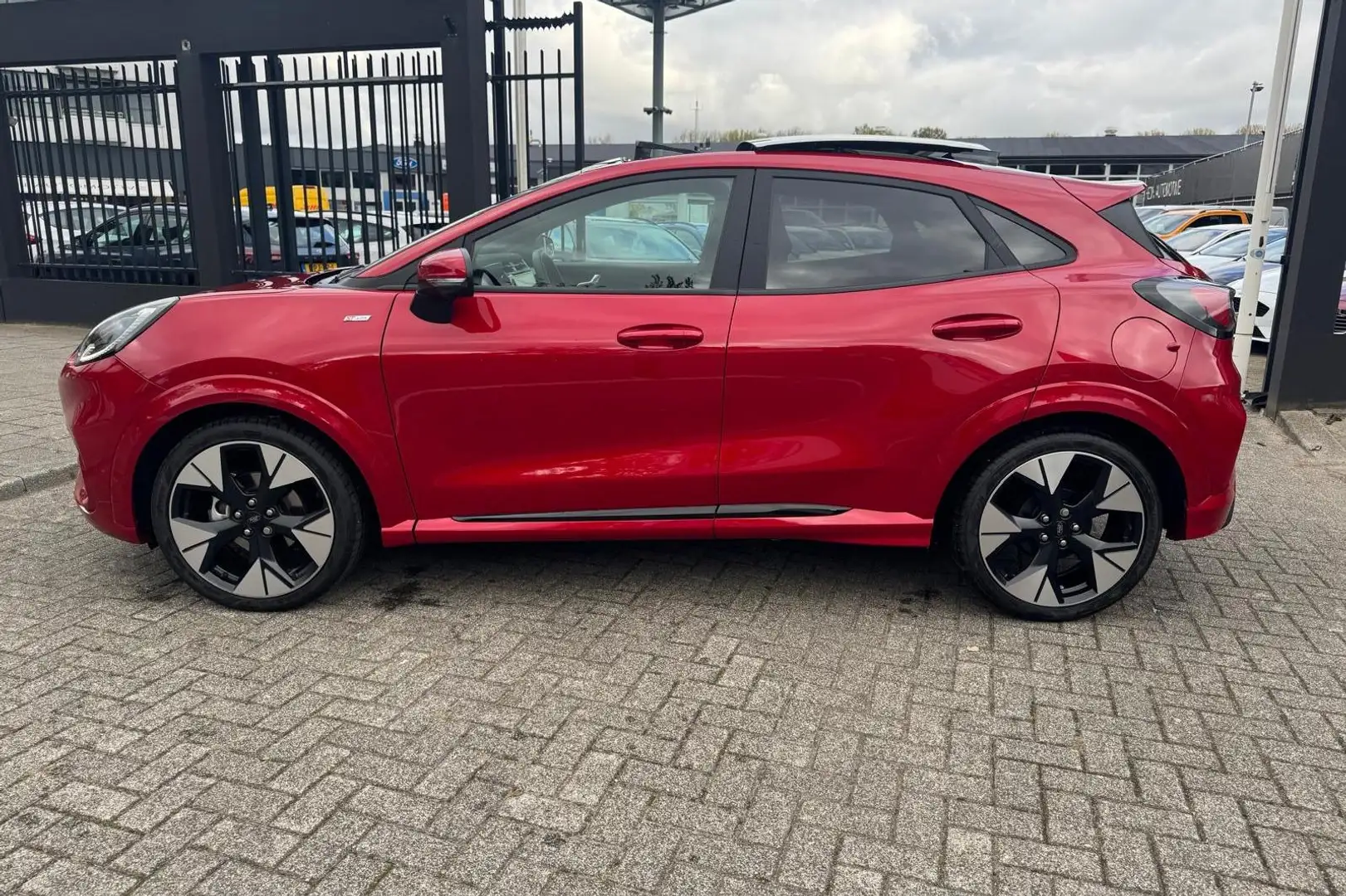 Ford Puma 1.0 EcoBoost Hybrid ST-Line X | Panoramadak | Trek Rouge - 2