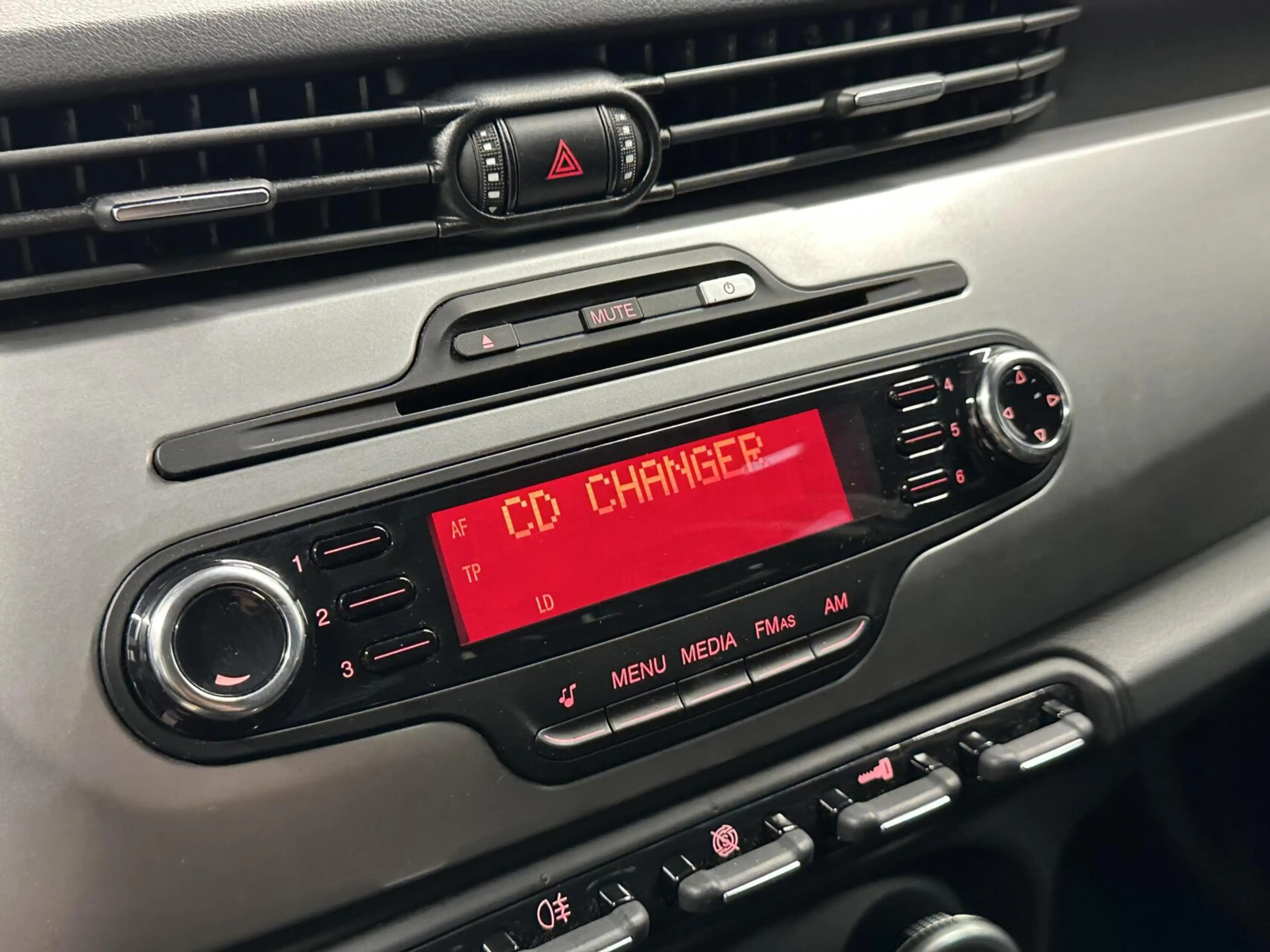 Alfa Romeo Giulietta 1.4 T Progression AIRCO CRUISE LM 117000 KM. — photo 28