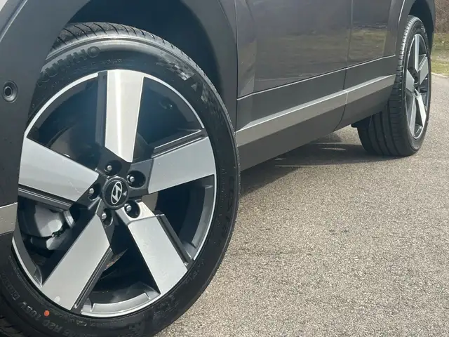 Hyundai Santa Fe view 9