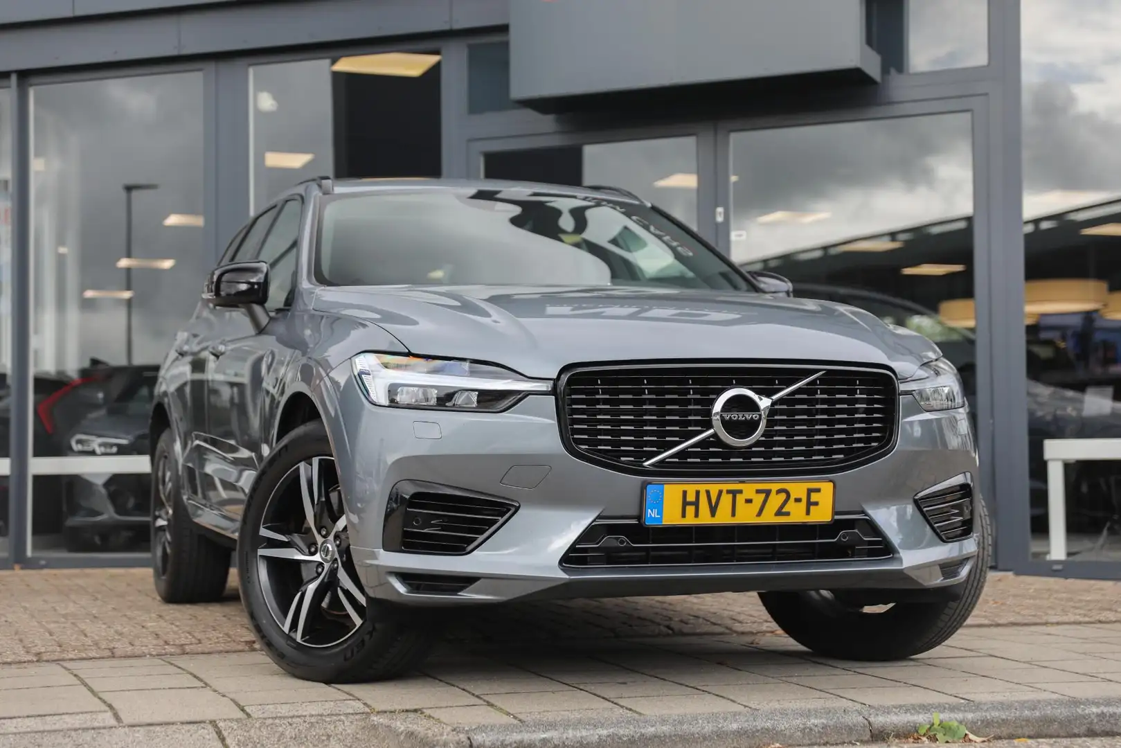 Volvo XC60 2.0 Recharge T6 AWD R-Design | Schuif- opendak | T Grijs - 1