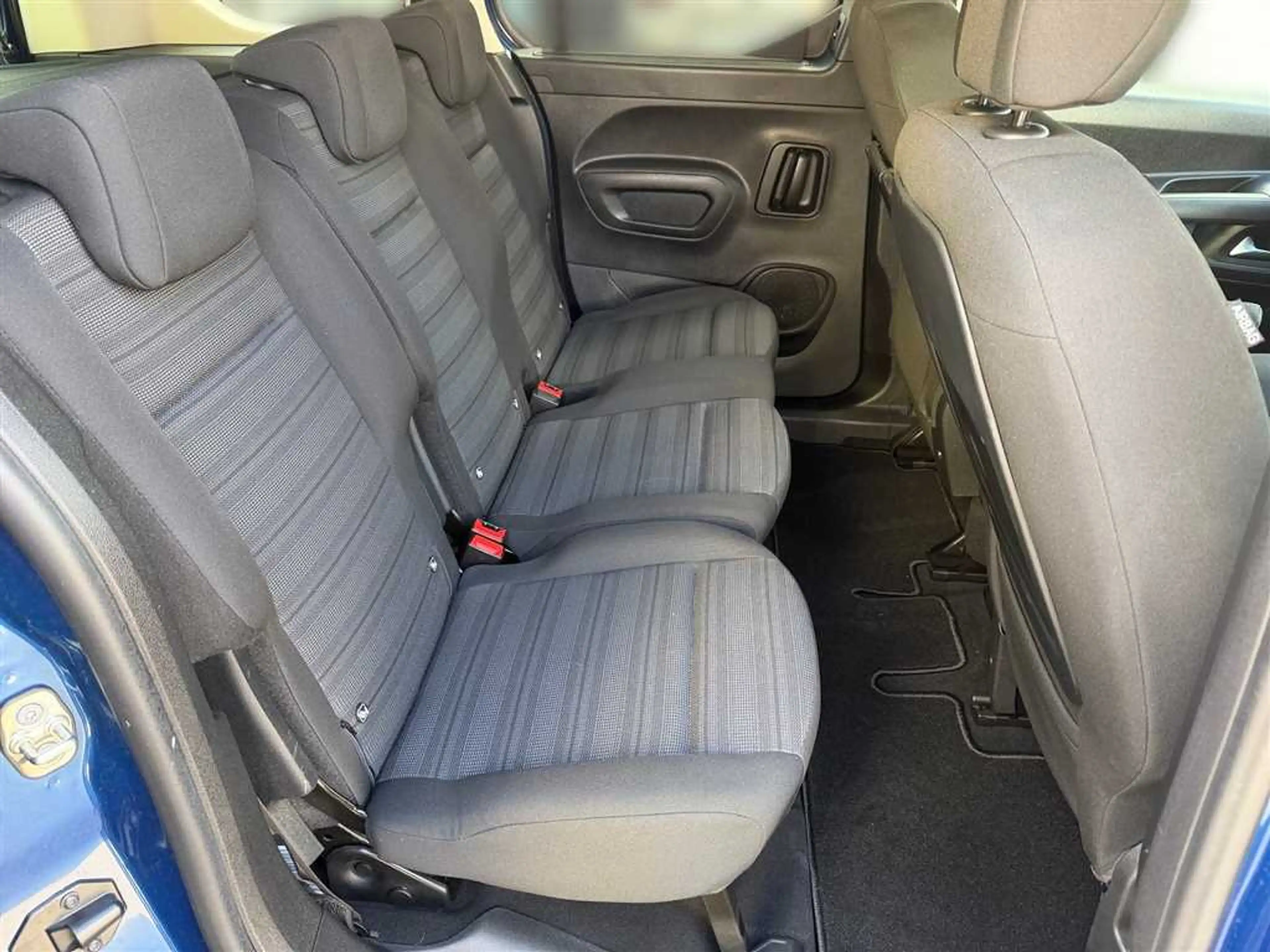Opel Combo -e Life XL Elegance, PDC vo+hi, Kamera, AHK, Sitz- — photo 15
