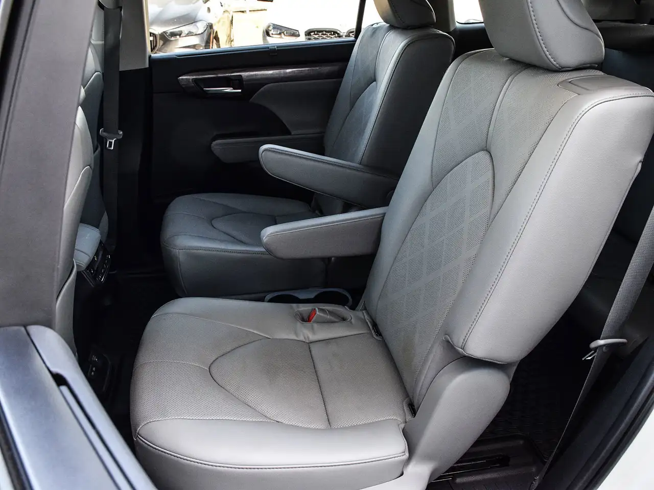 Toyota Highlander снимка Toyota Highlander
