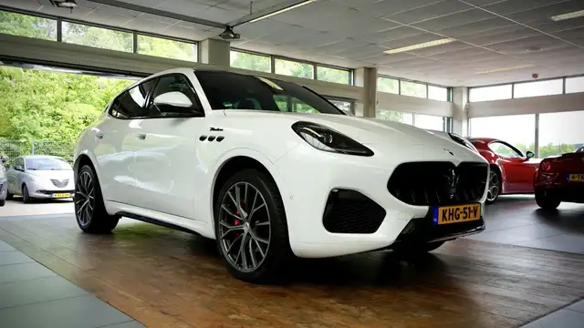 Maserati Grecale 2.0 MHEV Modena | 21 inch | 330 PK | | Performance