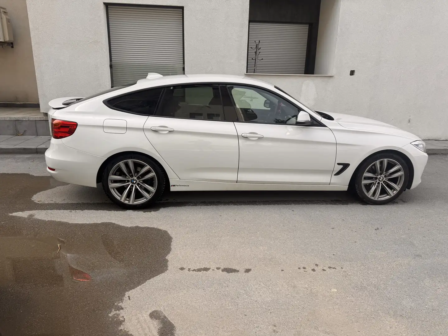 BMW 320 320d GT Sport-Aut. Luxury Line - 2