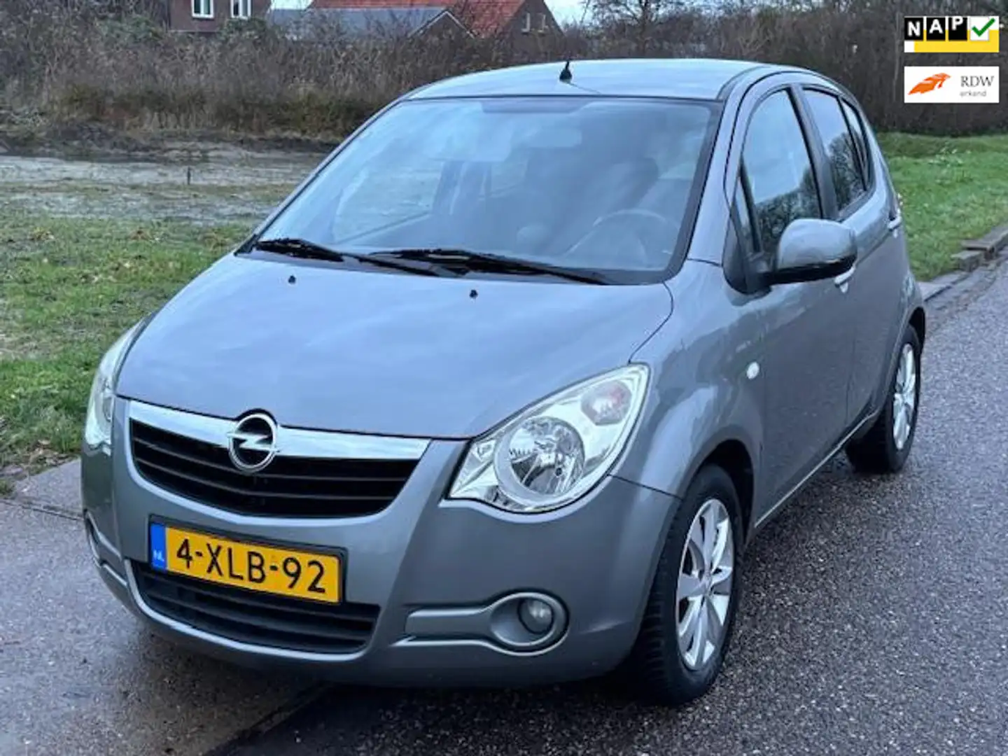 Opel Agila 1.2 Edition Airco Electric pakket Audio-CD/MP3 LMV Grijs - 1