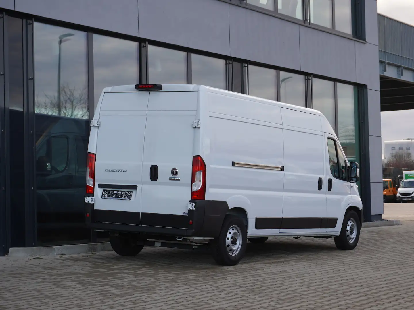 Fiat Ducato 35 L3H2 140 AT / Schwingsitz Weiß - 2