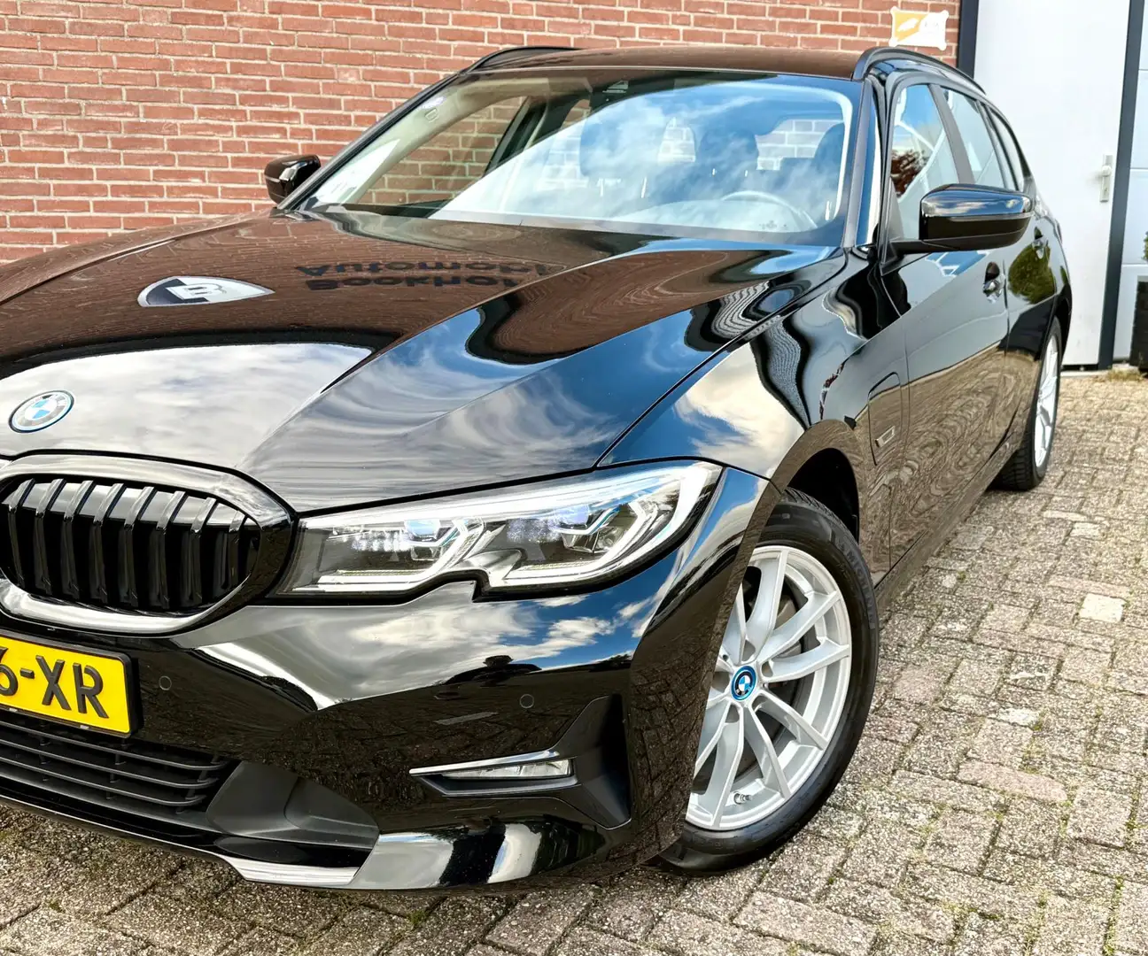 BMW 320 3-serie Touring 320e Laser, Carplay, DAB, Sportsto Zwart - 2