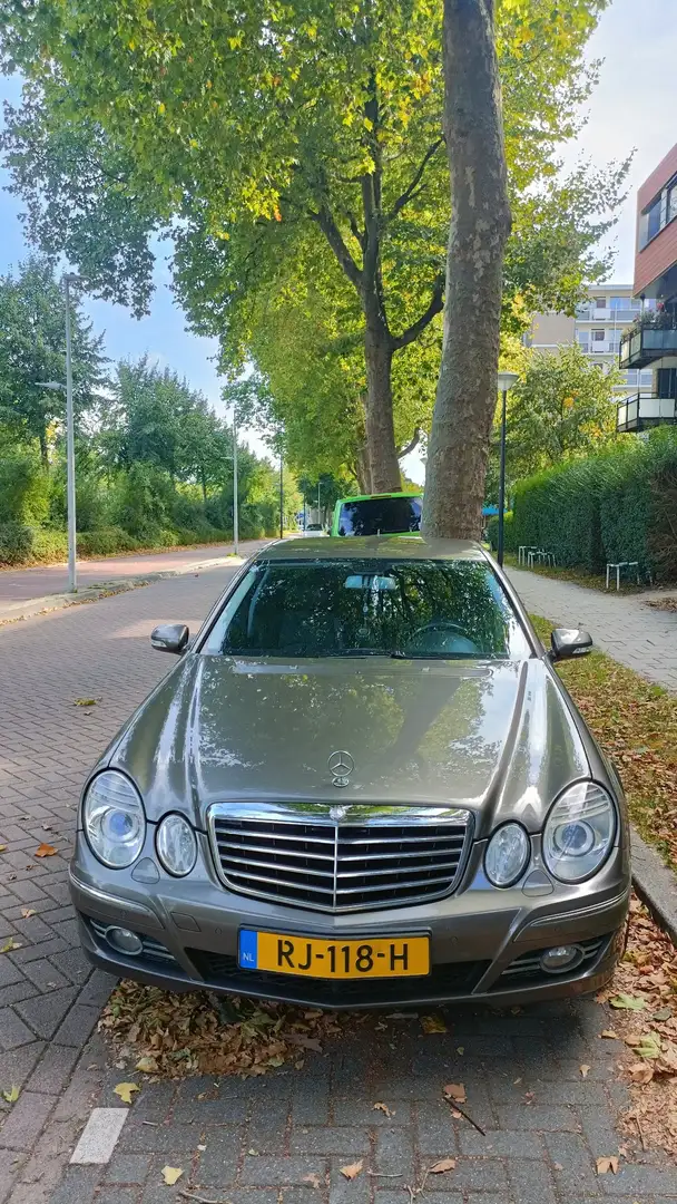 Mercedes-Benz 200 - 1