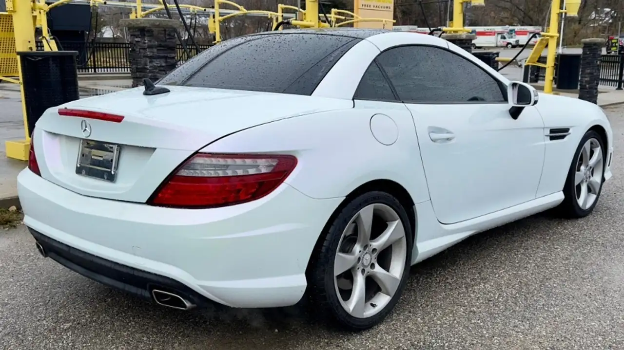 Mercedes-Benz SLK снимка Mercedes-Benz SLK