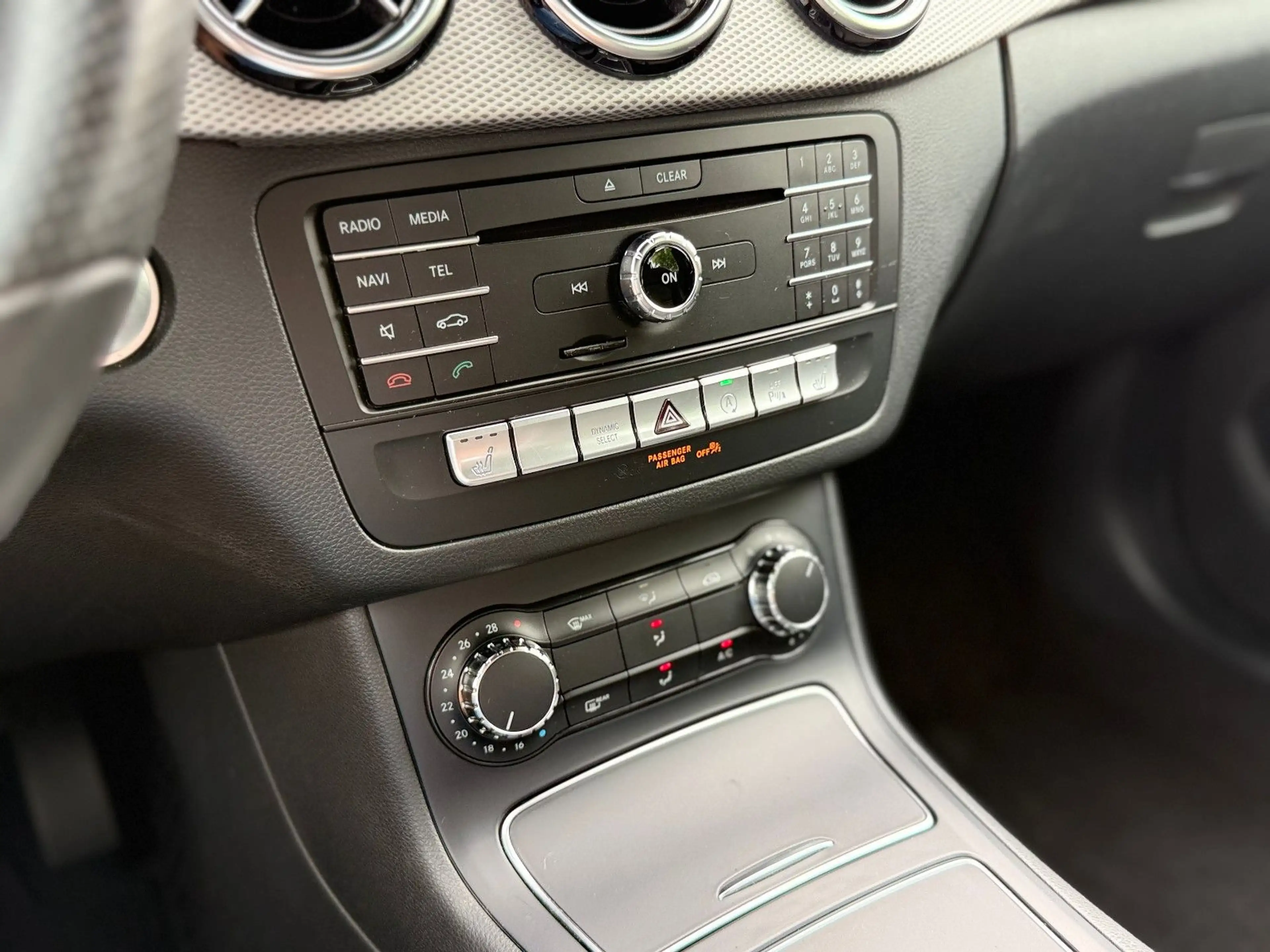 Mercedes-Benz B 200 Urban 7G-AUTOMATIK AHK LED SHZ NAV — photo 9