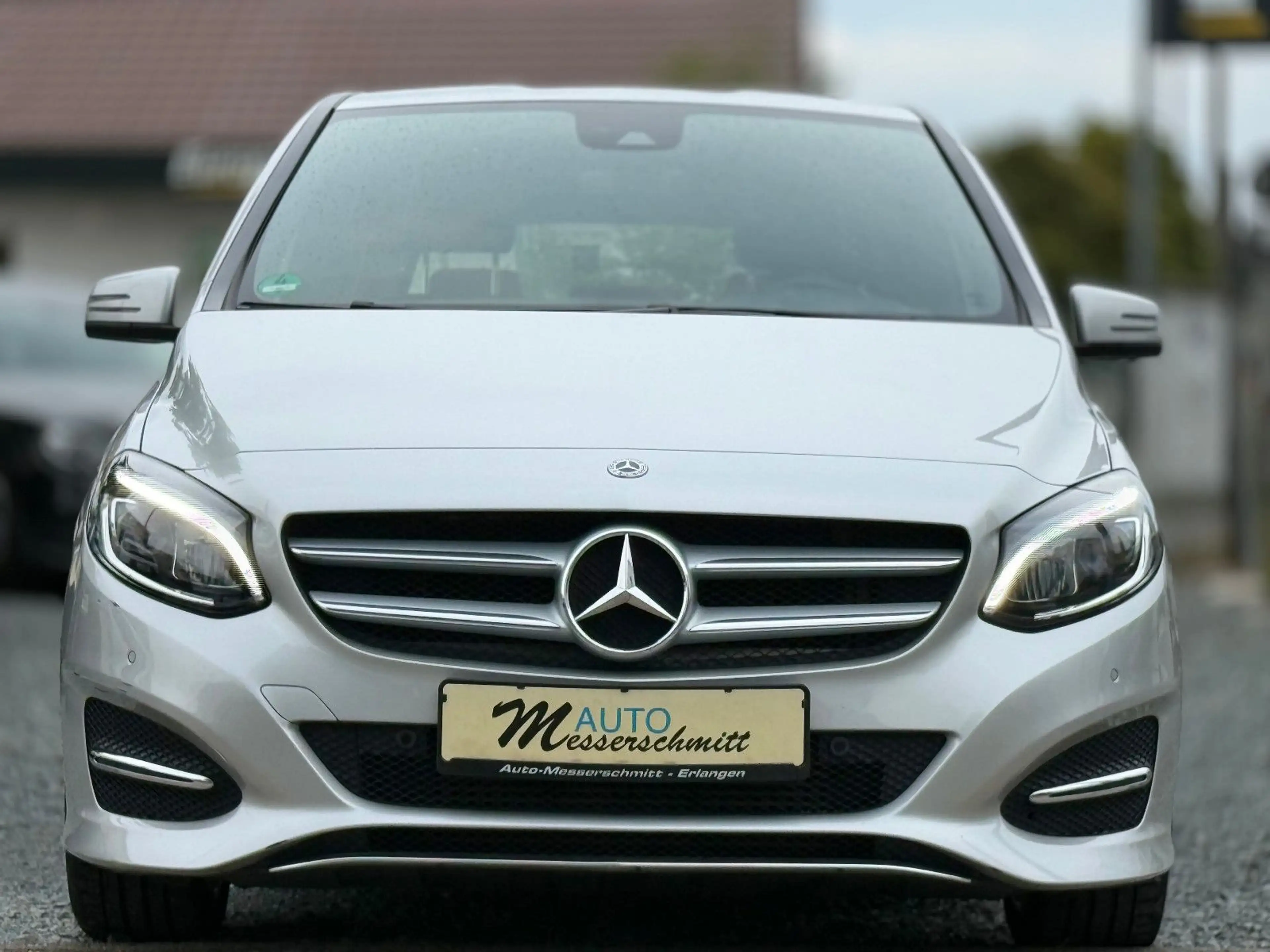 Mercedes-Benz B 200 Urban 7G-AUTOMATIK AHK LED SHZ NAV — photo 3