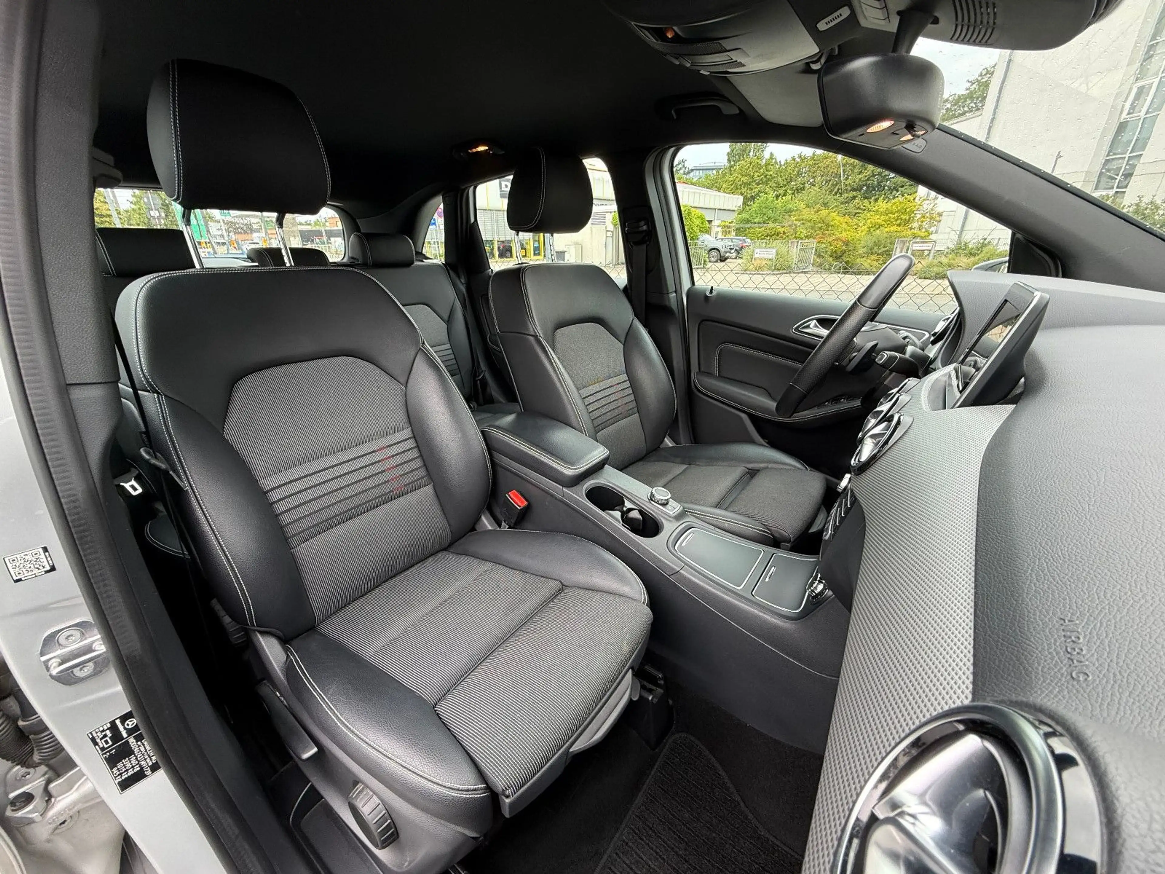 Mercedes-Benz B 200 Urban 7G-AUTOMATIK AHK LED SHZ NAV — photo 7