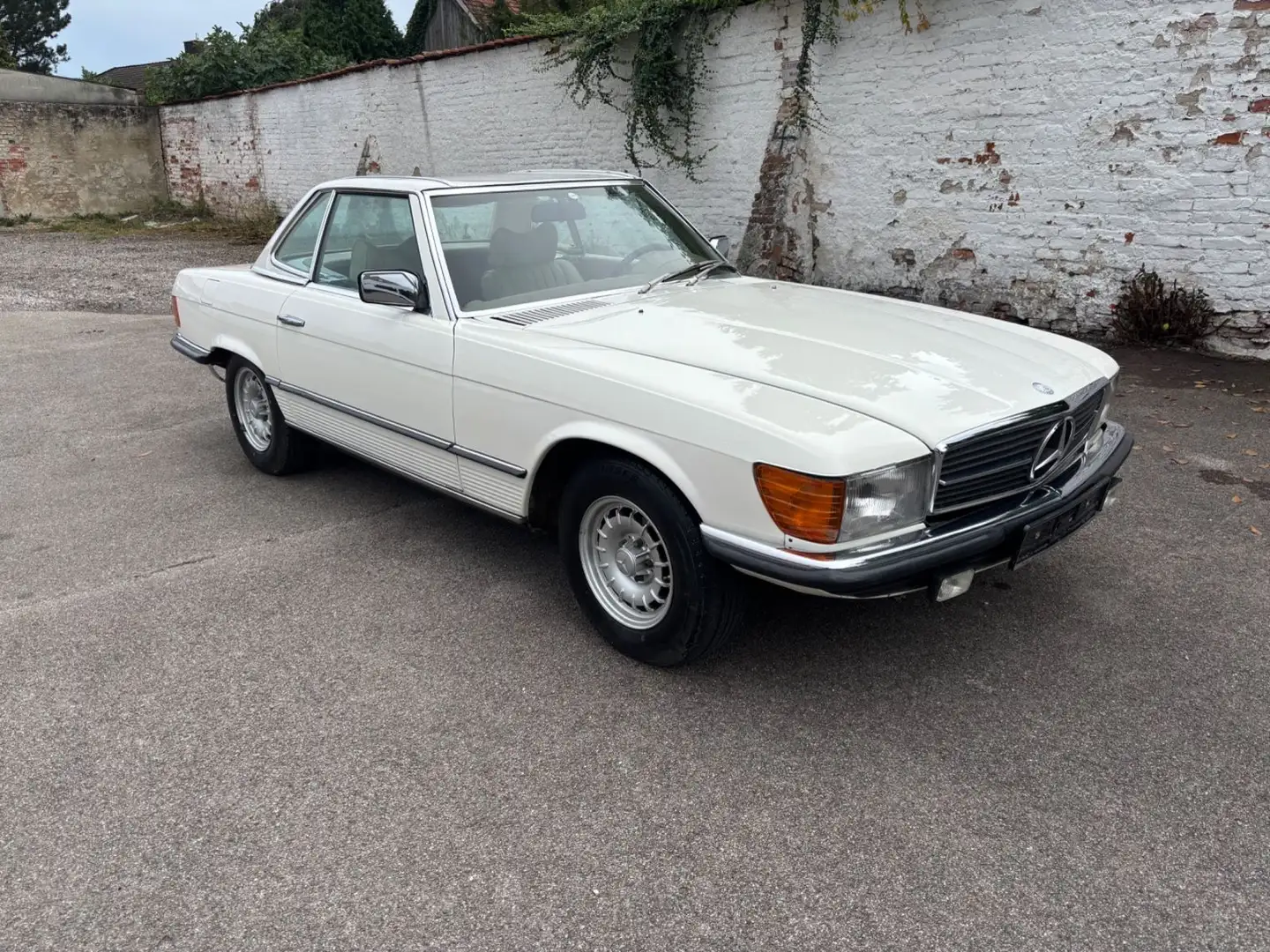 Mercedes-Benz 280 Білий - 2