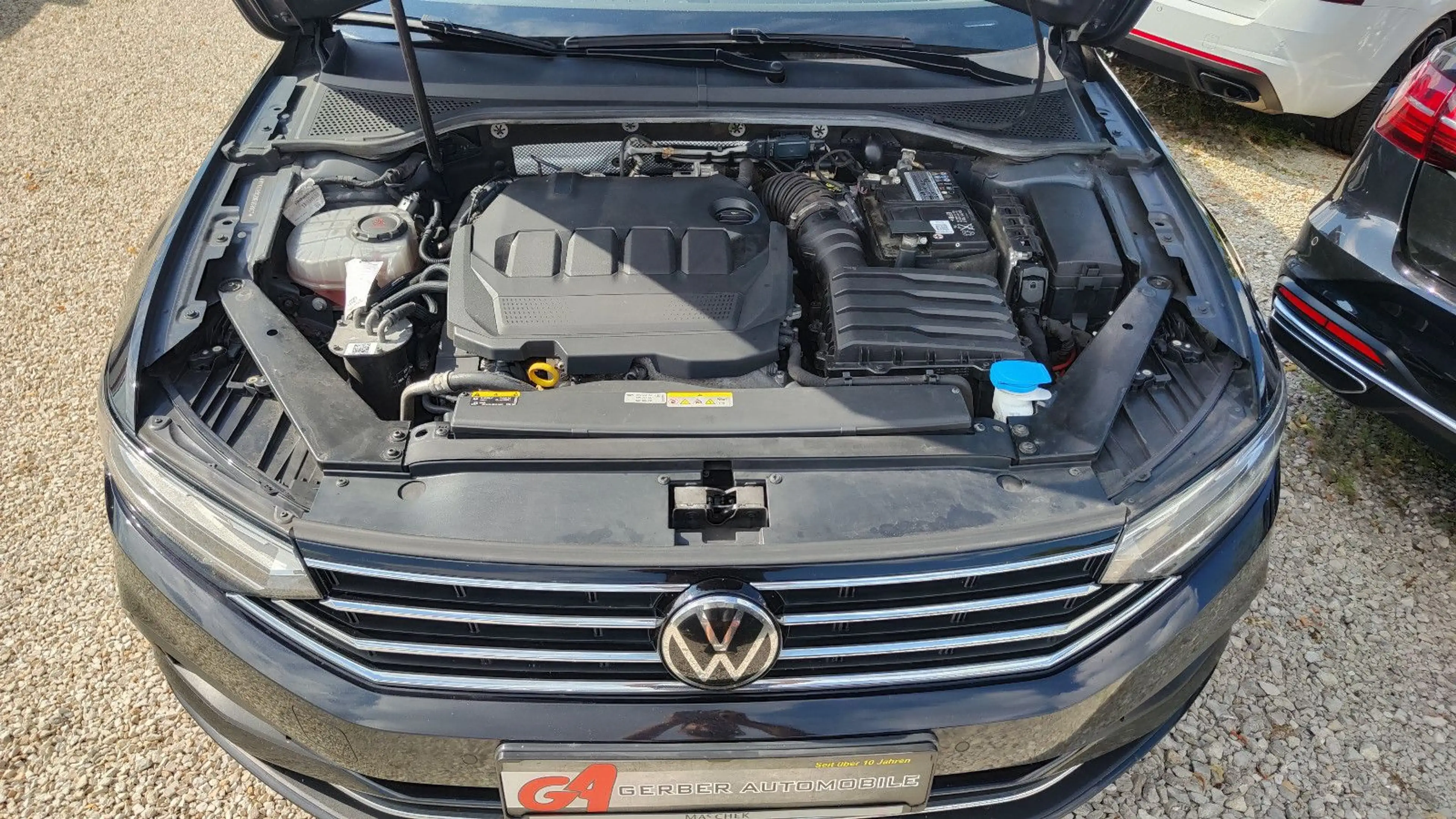 Volkswagen Passat Variant 2.0 TDI Business LED*Navi*Kamera* — photo 17